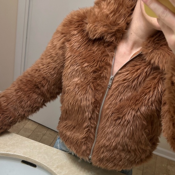 Abercrombie Faux Fur Chestnut Jacket - Picture 5 of 7